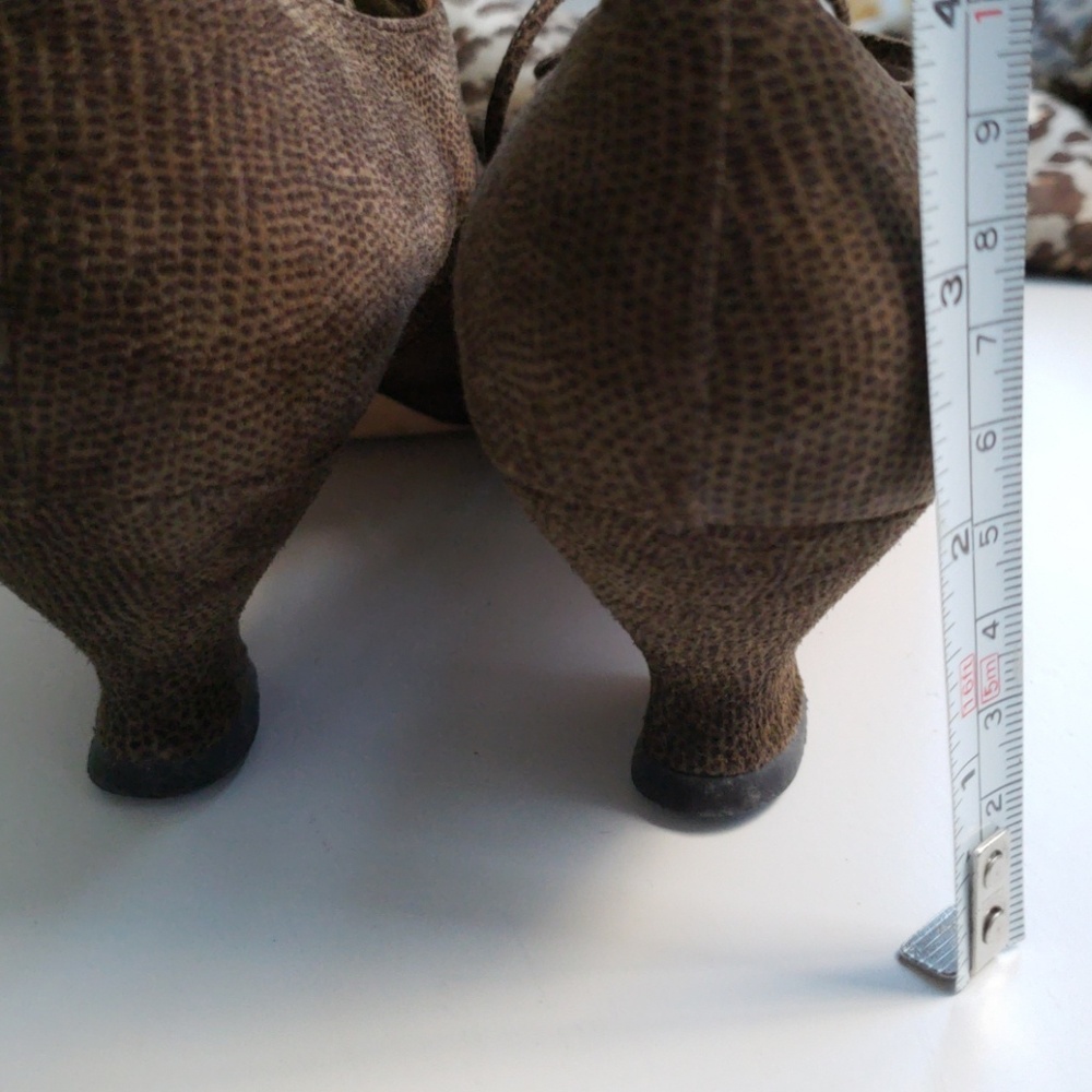 🔥HP🔥VTG Joan&David khaki/brown suede heels, 7 1/2 - Picture 6 of 8